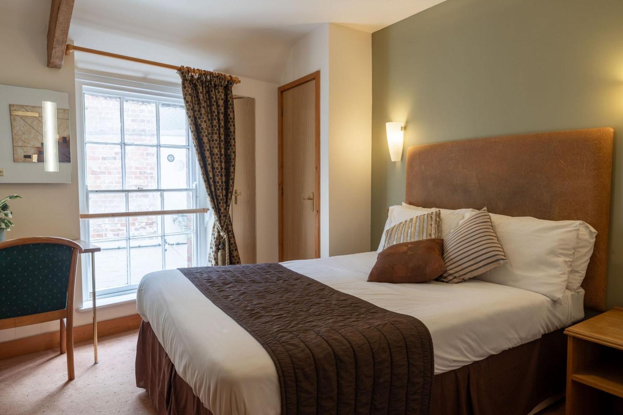 The Warehouse Hotel Yeovil Szoba fotó